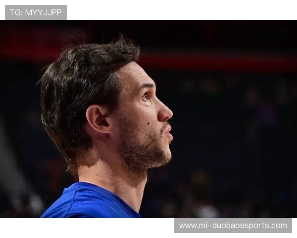 自卑却崭露头角的足球明星们如何克服内心困境走向辉煌