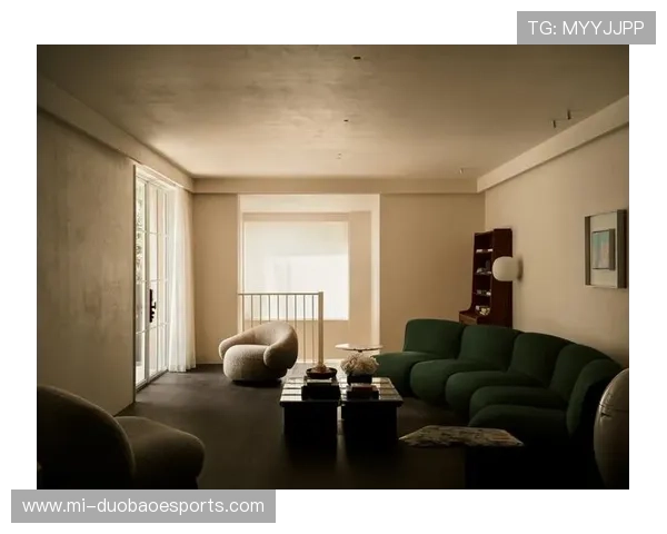 豪华足球球星公寓揭秘：名将豪宅设计与奢华生活空间探秘