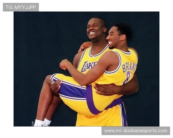 足球场上的球星行为解析：从领袖气质到场外风波的全面解读