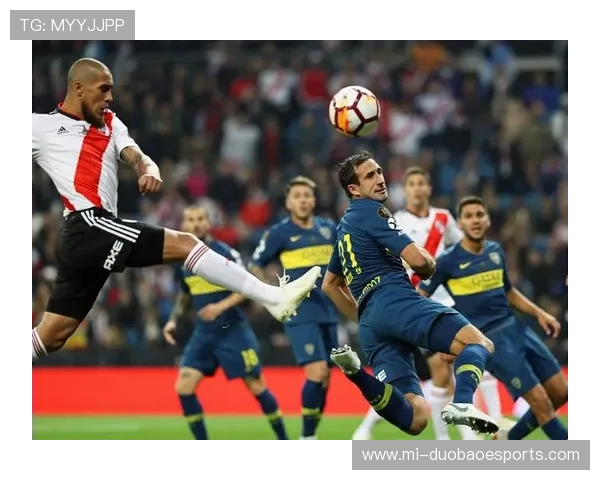 闪耀巨星：足球三大球星传记掠影